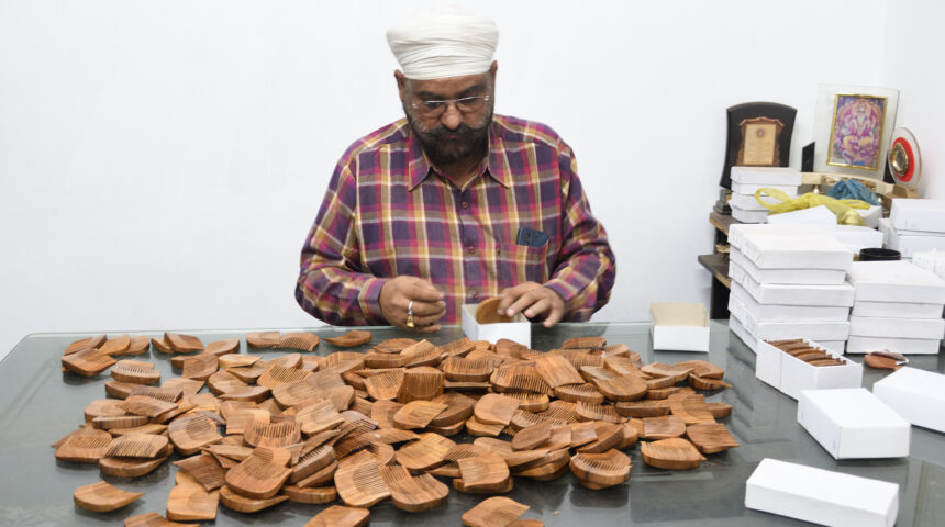 Photo Essay: Wooden comb (kanga) of Amritsar