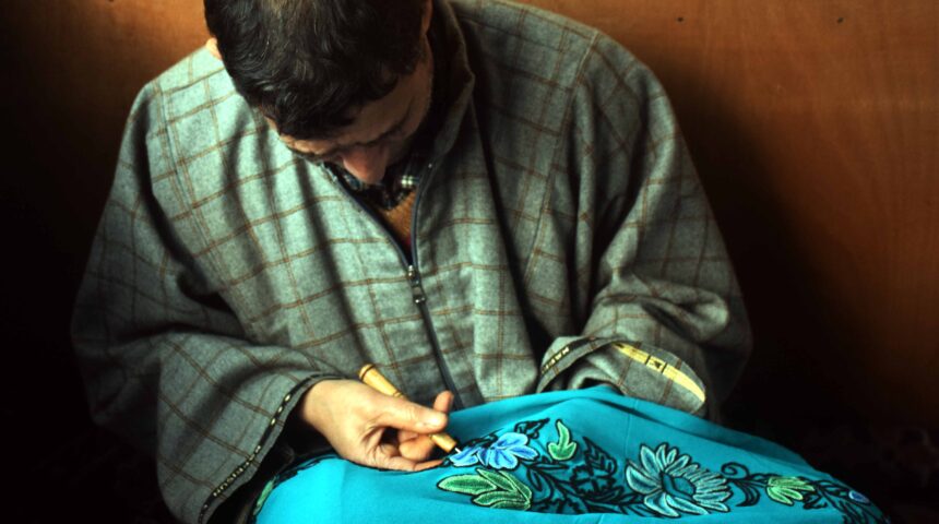 Photo Essay: Aari work (Aari kaem), Part 1