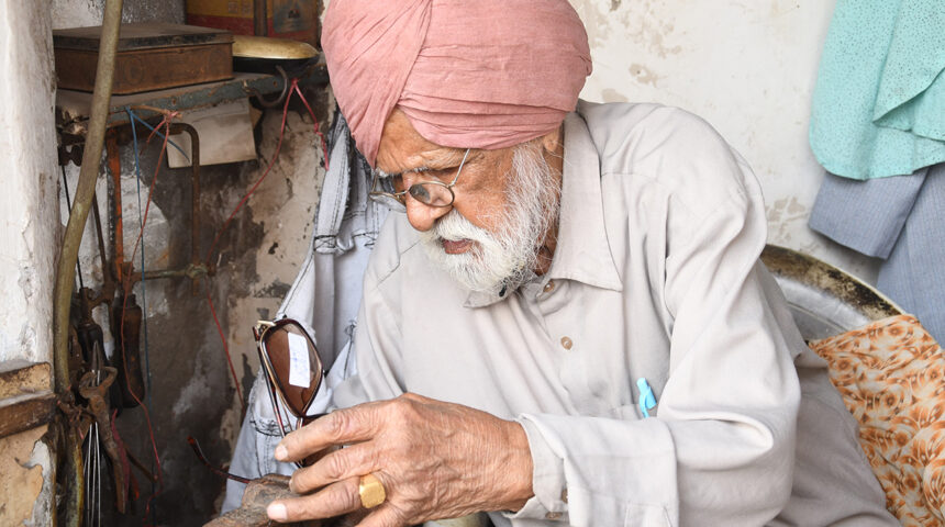 Photo Essay: Chashma repair center, Amritsar