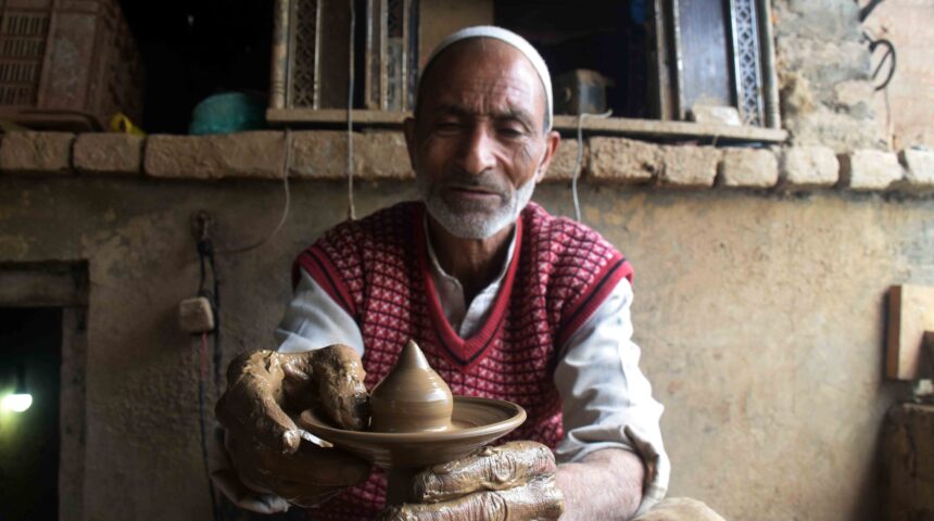 Photo Essay: Glazed Pottery, Kashmir